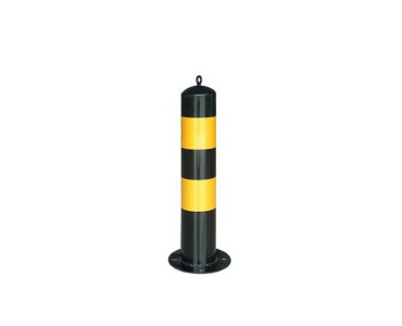 Crossing post with lock
